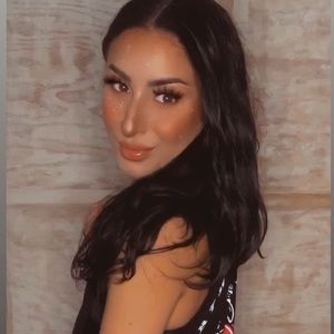 Meet your Posher, Isabela